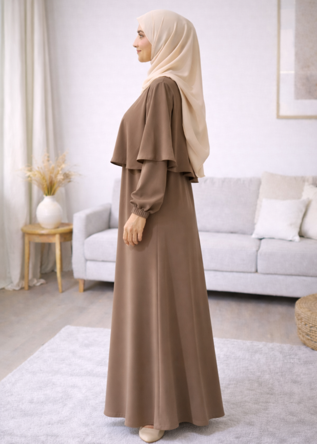 841 فستان مع كاب  - Hellbraun