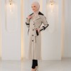 Trenchcoat aus texturiertem Stoff mit Leder-Details und Fellfutter 1394 - Beige