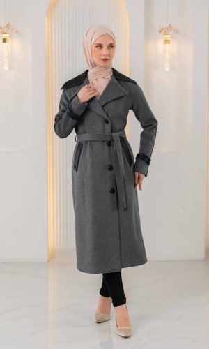 ترانشكوت جوخ محزز بيج بتفاصيل جلدية وبطانة فرو 1394 - فضي