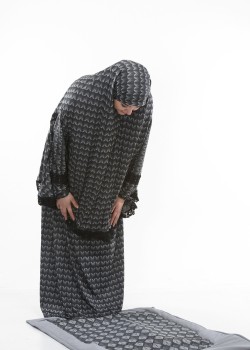 طقم صلاة ليكرا ساندي مع حقيبة للمصحف وسجادة 701 - رمادي