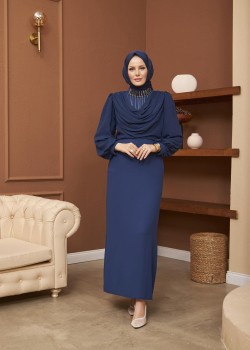 فستان سهرة راقٍ بياقة درابية وتفاصيل كريستال 4009 - كحلي