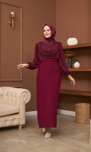 فستان سهرة راقٍ بياقة درابية وتفاصيل كريستال 4009 - خمري