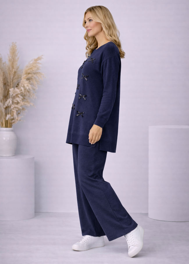 4200 طقم تريكو بكلة - Dunkelblau