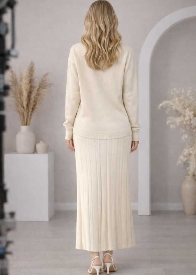 4201 طقم تريكو فستان لولو  - سكري