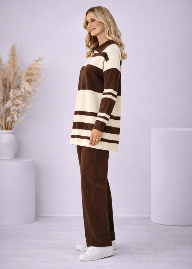 4202 طقم تريكو مقلم عريض - brown