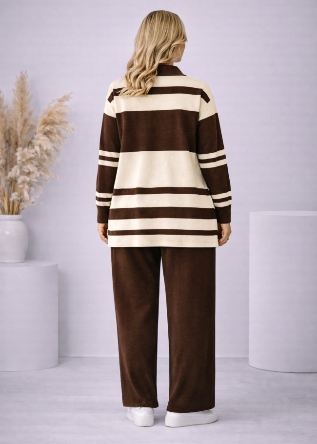 4202 طقم تريكو مقلم عريض - brown