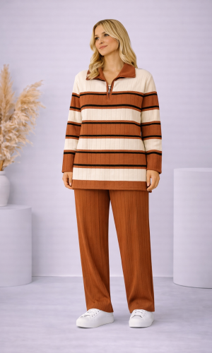 طقم تريكو نسائي مخطط قطعتين بسحاب ياقة 4204  - عسلي