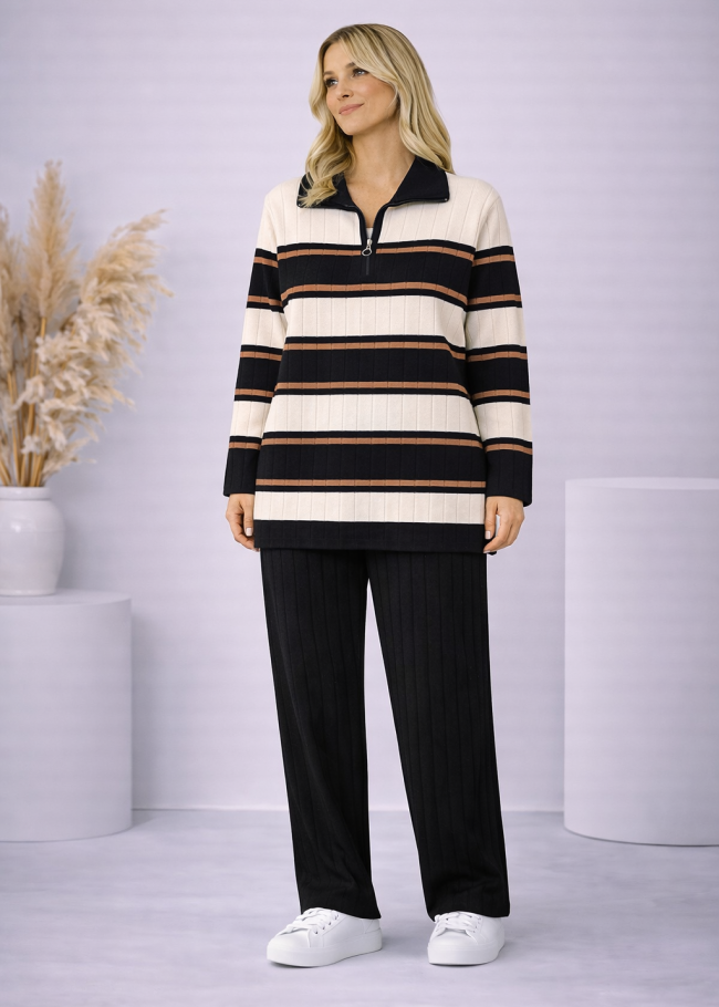 4204 طقم تريكو مخطط لونين  - اسود