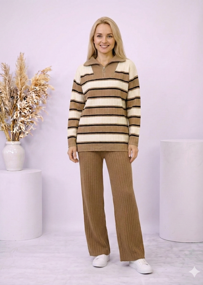 4204 طقم تريكو مخطط لونين  - Mausgrau