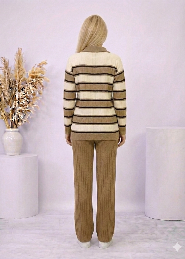 4204 طقم تريكو مخطط لونين  - Mausgrau