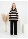طقم تريكو نسائي مخطط قطعتين بسحاب ياقة 4204  - حديدي