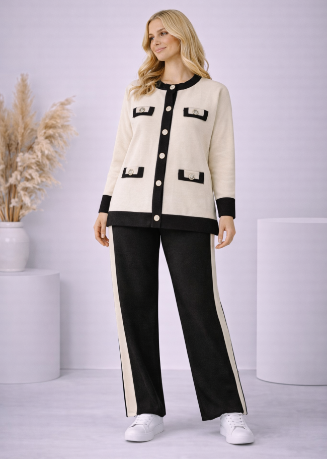 4205 طقم تريكو جيب وازرار  - اسود