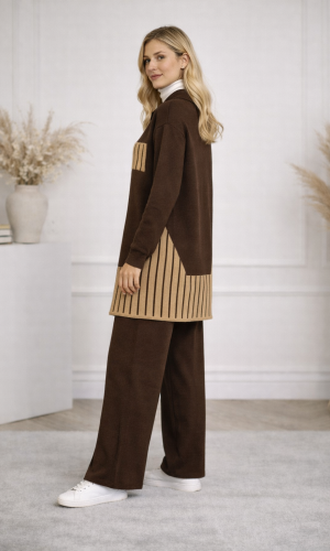 طقم تريكو نسائي عصري قطعتين بتفاصيل هندسية 4208 - بني
