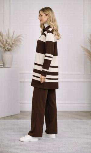 Women's Modern Two-Piece Striped Knitwear Set with Zip Collar 4209  - light brown