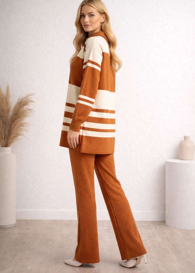 4209 طقم تريكو مقلم عريض  - Cognac