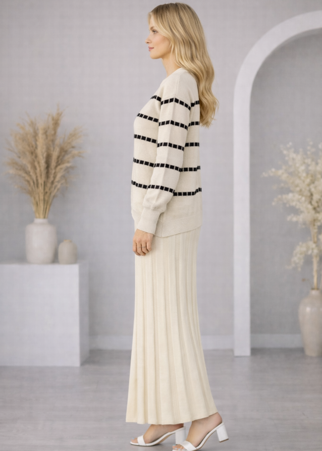 4211 فستان تريكو مربعات ياقة مدورة  - بيج