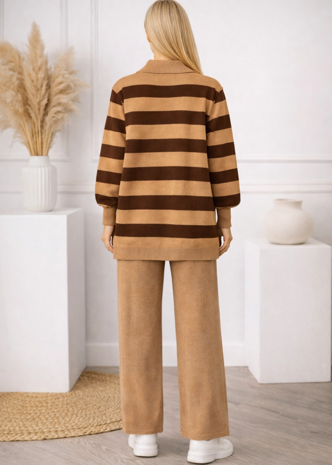 4212 طقم تريكو مخطط سحاب  - شوكو