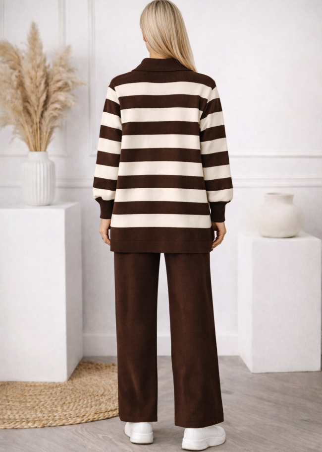 4212 طقم تريكو مخطط سحاب  - بني