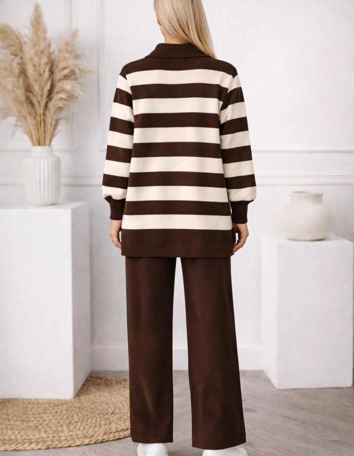 4212 طقم تريكو مخطط سحاب  - brown