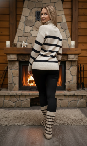 كنزة تريكو نسائية مخططة بقبة عالية 200  - اسود