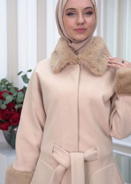 WOMEN'S FURNITURE SHORT COAT WITH FURNITURE Collar and Cuffs