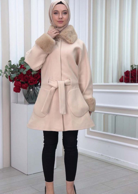 WOMEN'S FURNITURE SHORT COAT WITH FURNITURE Collar and Cuffs