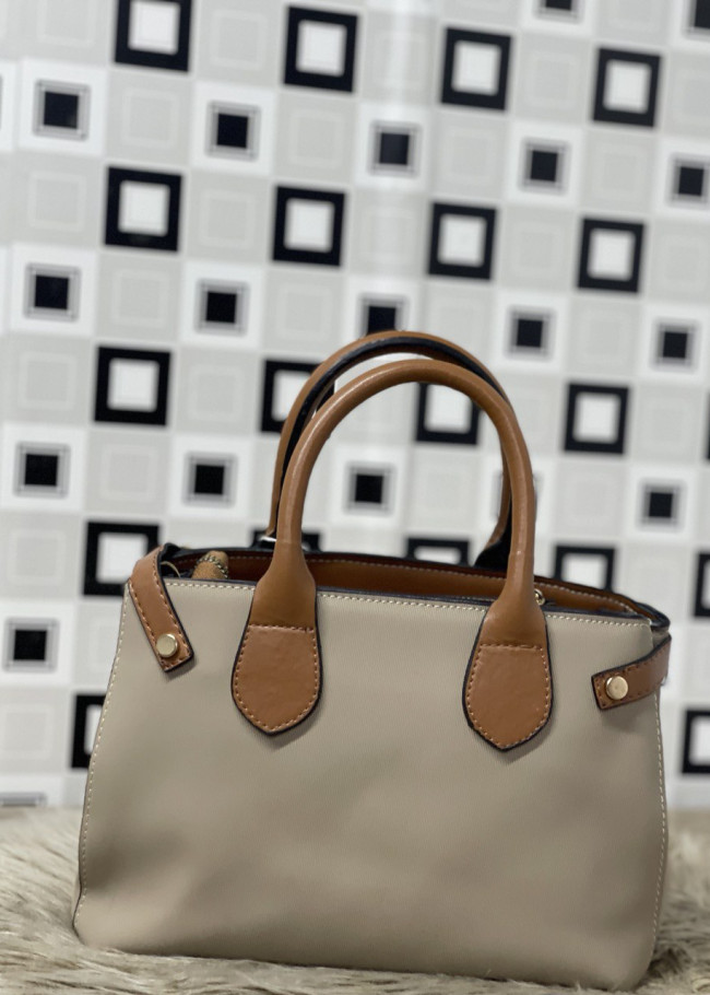 حقيبة يد وذراع نسائية جلد  متوسطة الحجم بسحاب 951 Bej