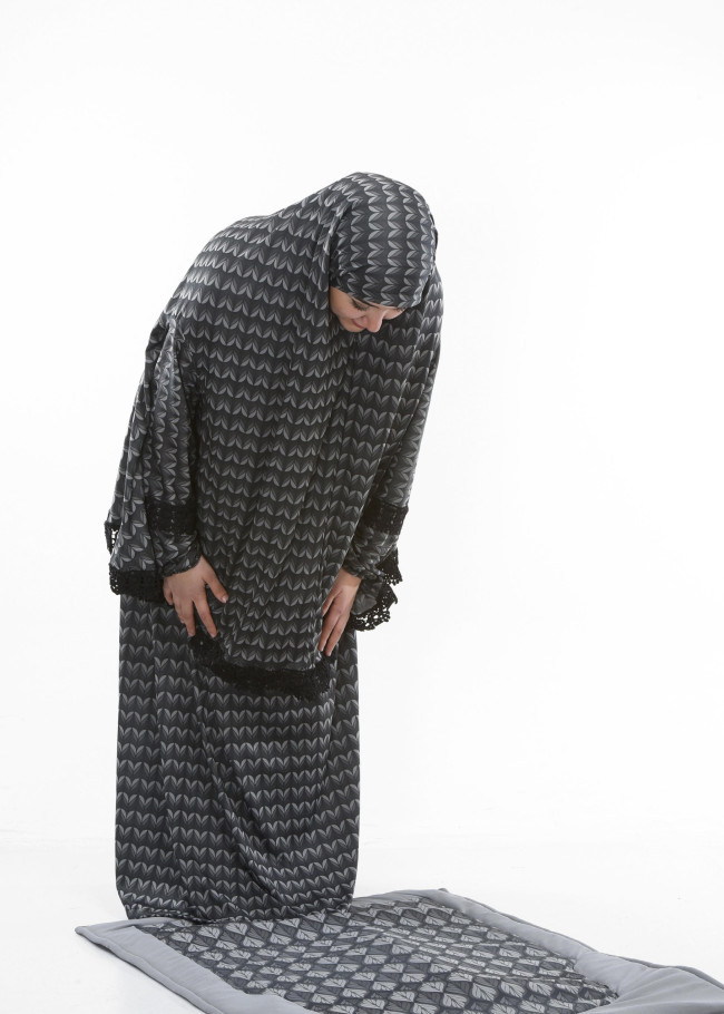 Lycra Sandy Prayer Set with Mushaf Bag and Prayer Mat - Code 701 - gray