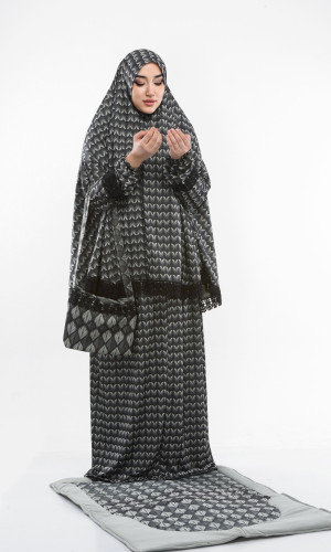 طقم صلاة ليكرا ساندي مع حقيبة للمصحف وسجادة - كود 701 - عفني