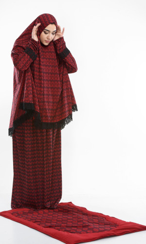 طقم صلاة ليكرا ساندي مع حقيبة للمصحف وسجادة - كود 701 - خمري