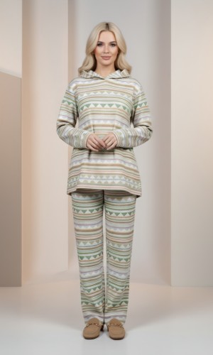 بيجامة نسائية شتوية جوخ فاخر بتصميم هندسي وقبعة 1028 - عفني