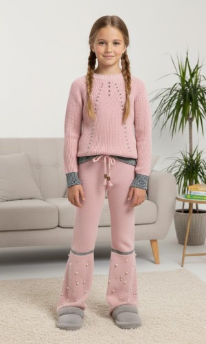 طقم بناتي شتوي تريكو مطرز باللؤلؤ 3108 - زهر