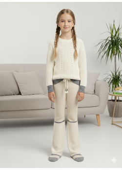 طقم بناتي شتوي تريكو مطرز باللؤلؤ 3108 - سكري