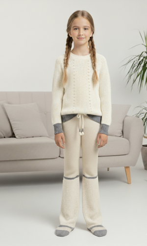 طقم بناتي شتوي تريكو مطرز باللؤلؤ 3108 - سكري