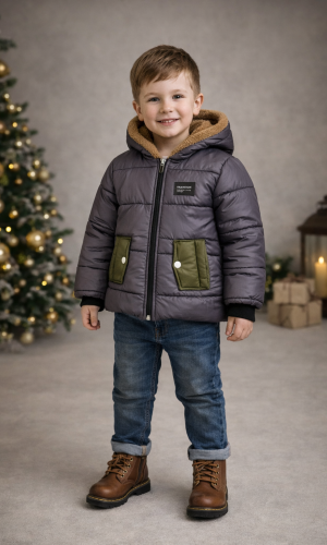 Rote Jungen-Regenjacke mit Fellfutter und schwarzen Akzenten 5004 - Grau