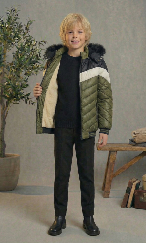 Gefütterte Pufferjacke mit Chevron-Steppung und Fellfutter 5148  - Khaki