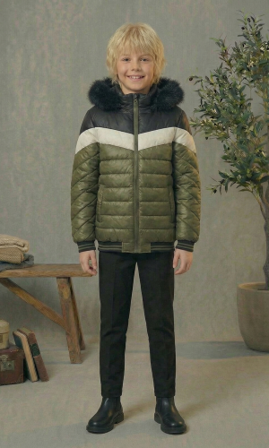 Gefütterte Pufferjacke mit Chevron-Steppung und Fellfutter 5148  - Khaki