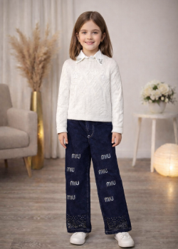 طقم بناتي ثلاث قطع بلوزة صوف وقميص وبنطلون عريض 3508  - ابيض