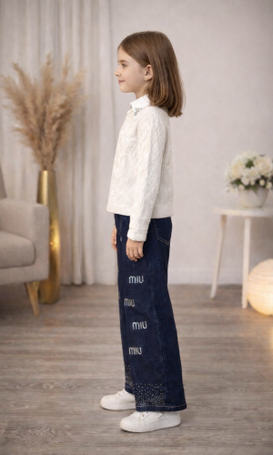 طقم بناتي ثلاث قطع بلوزة صوف وقميص وبنطلون عريض 3508  - ابيض