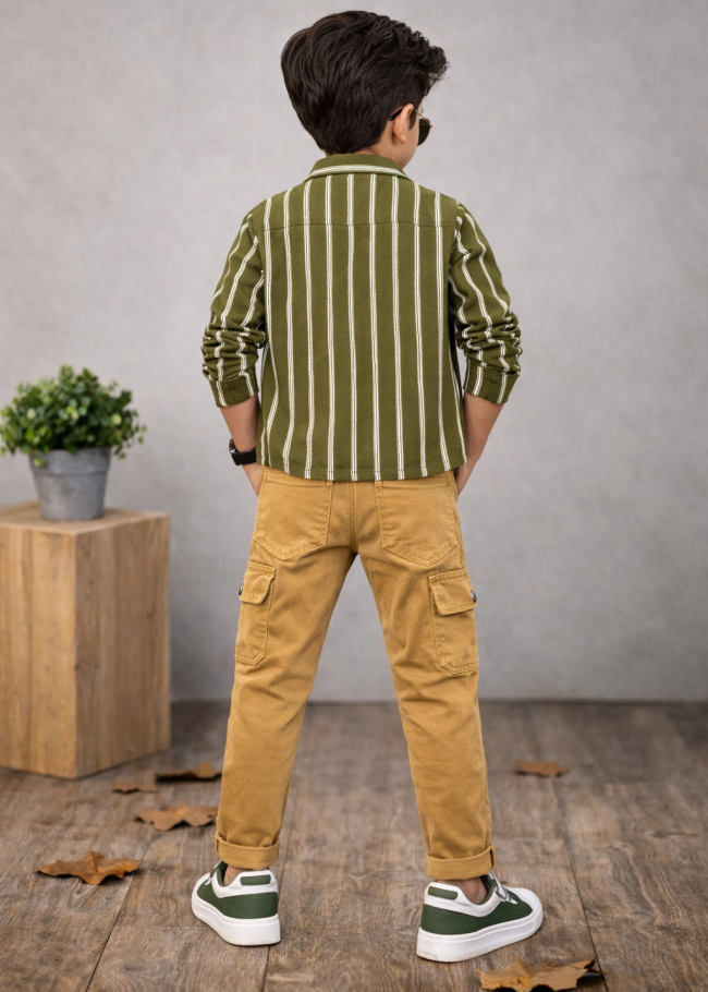 3521 طقم صبياني  - زيتي