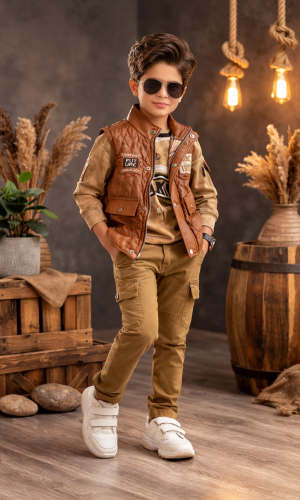 طقم ولادي عصري 3 قطع مع سترة جلدية (نصية) 3522 - عسلي