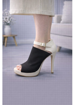 حذاء كعب عالي بتصميم عصري وحزام كاحل 6305 - اسود