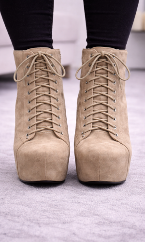 بوط كاحل شامواه بيج برباط وكعب خشبي 6312 - بيج