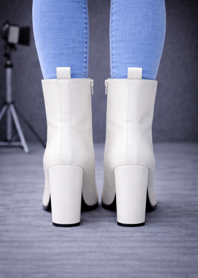 6320 حذاء نسائي جلد  - ابيض