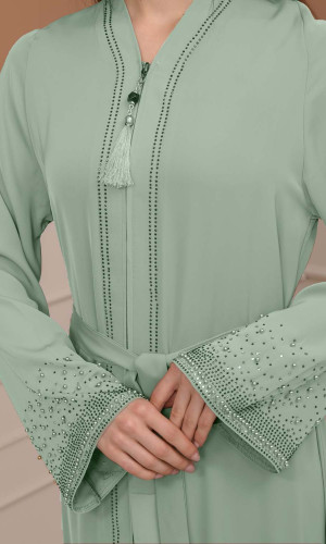 عباية فرسان مزينة بالاحجار الكريمة 679 - عفني