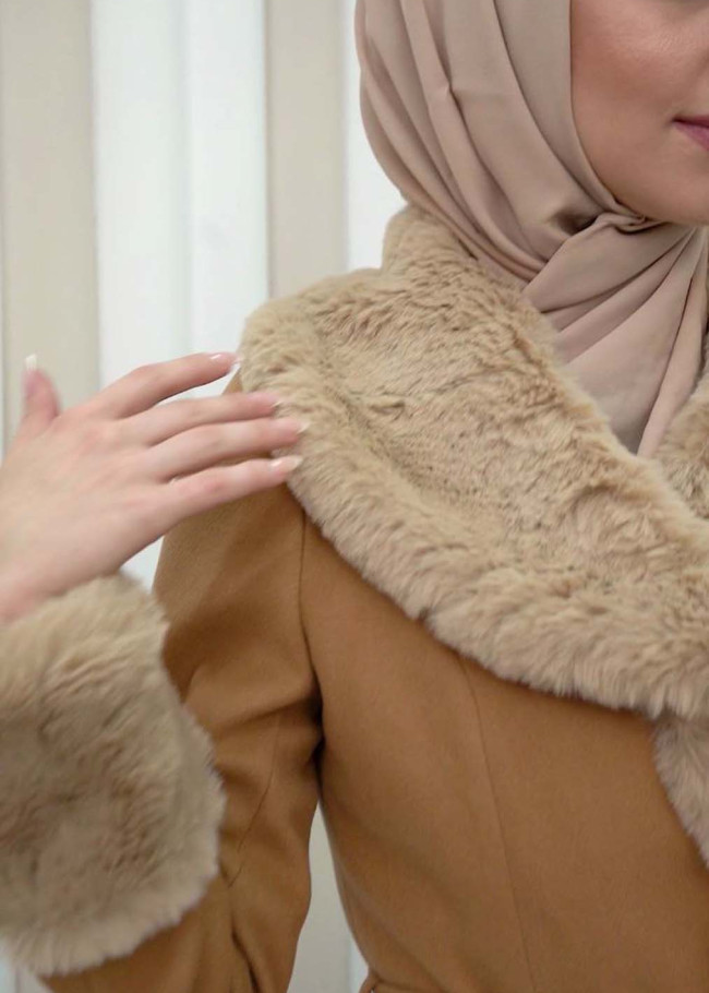 Luxury women's winter coat with belt, sleeves and fur collar 1337 taba