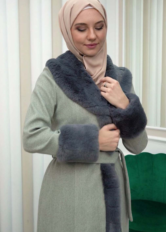 Luxury women's winter coat with belt, sleeves and fur collar 1337 Gri