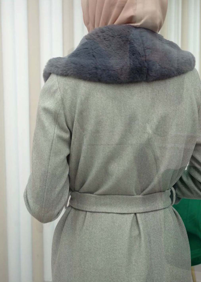 Luxury women's winter coat with belt, sleeves and fur collar 1337 Gri