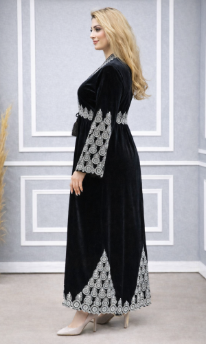 عباية مخمل كوري بتطريز ملكي 709  - اسود