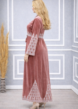 عباية مخمل كوري بتطريز ملكي 709  - بودرة